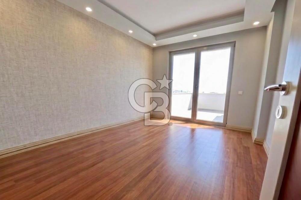 BAHÇEŞEHİR CITYCOURT'TA GÖLET MANZARALI 3+1 SATILIK DAİRE