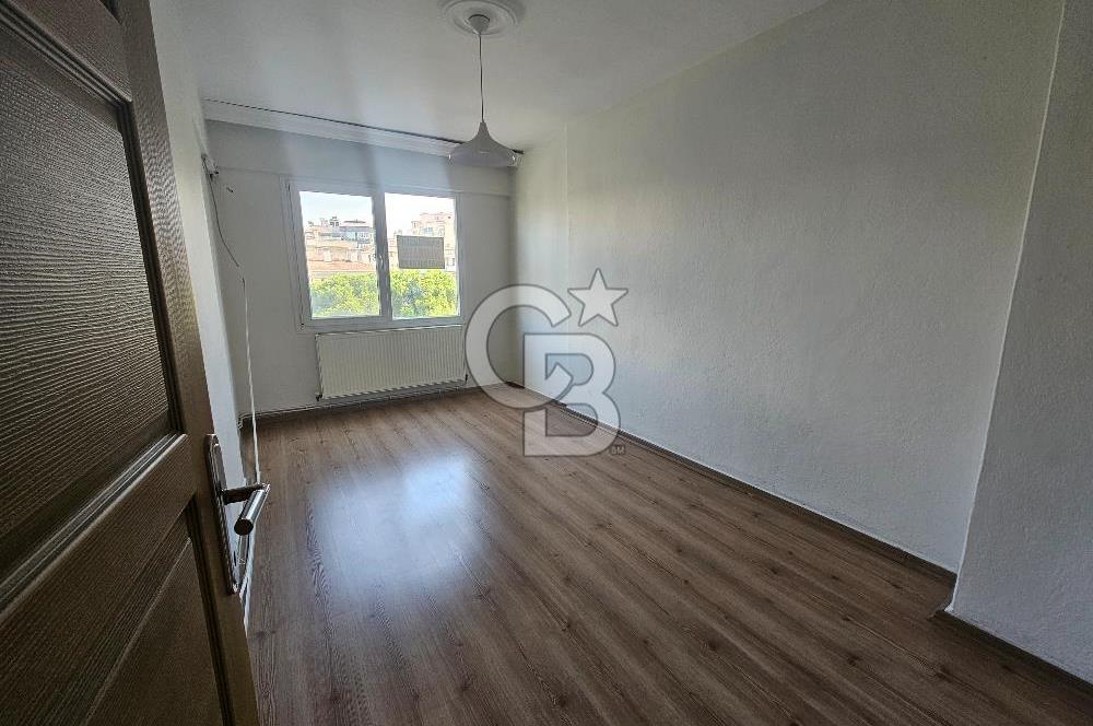 Bornova'nın merkezi konumunda 3+1 kiralık daire