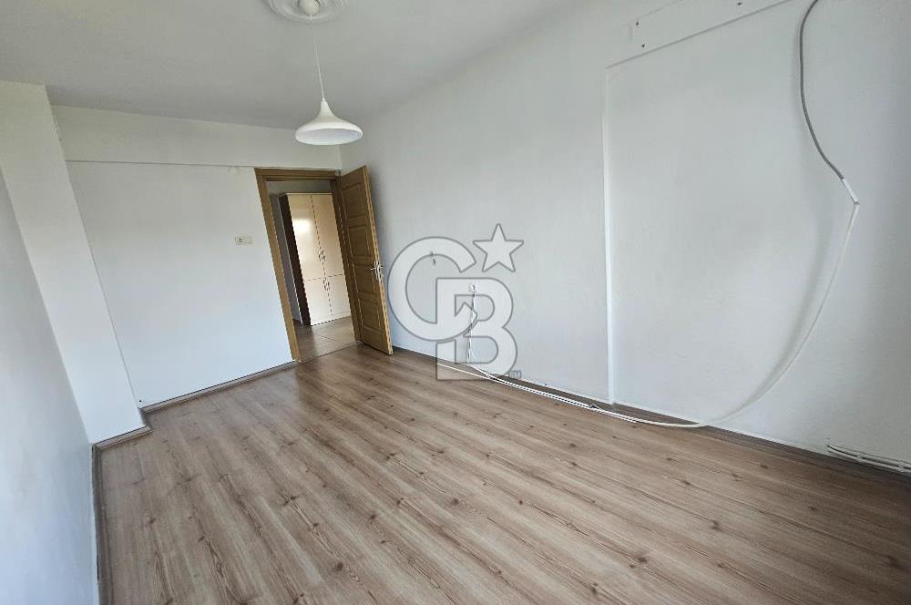 Bornova'nın merkezi konumunda 3+1 kiralık daire