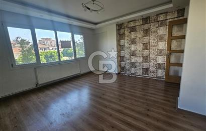 Bornova'nın merkezi konumunda 3+1 kiralık daire