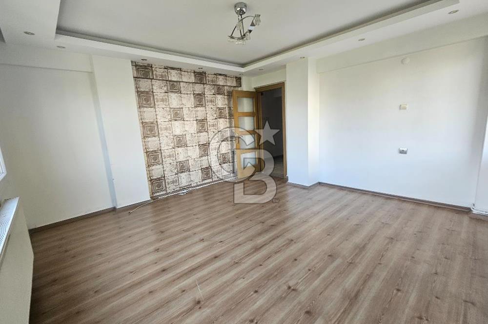 Bornova'nın merkezi konumunda 3+1 kiralık daire