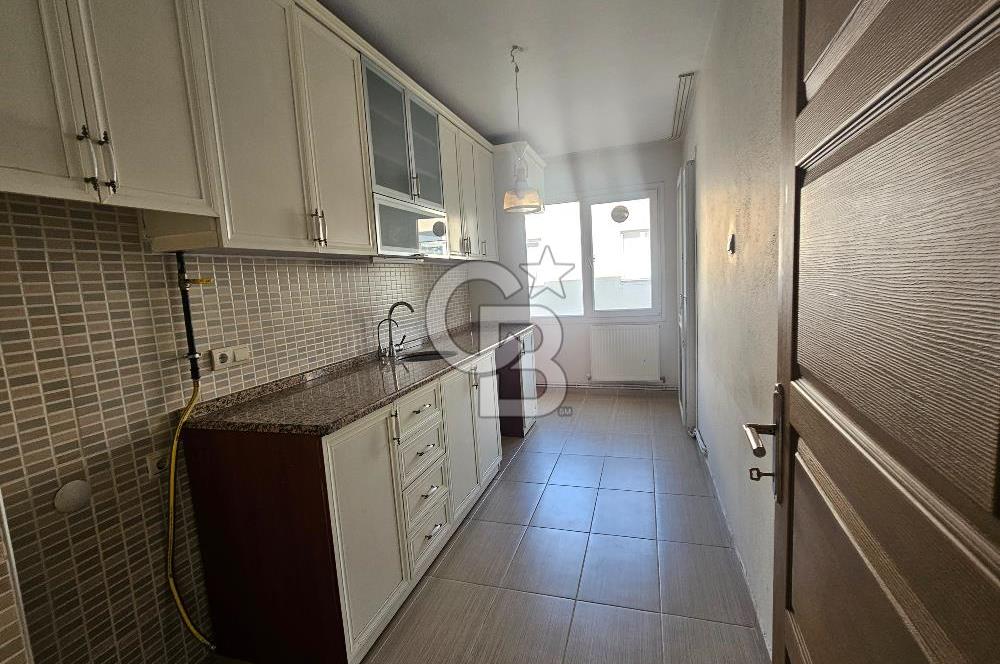 Bornova'nın merkezi konumunda 3+1 kiralık daire