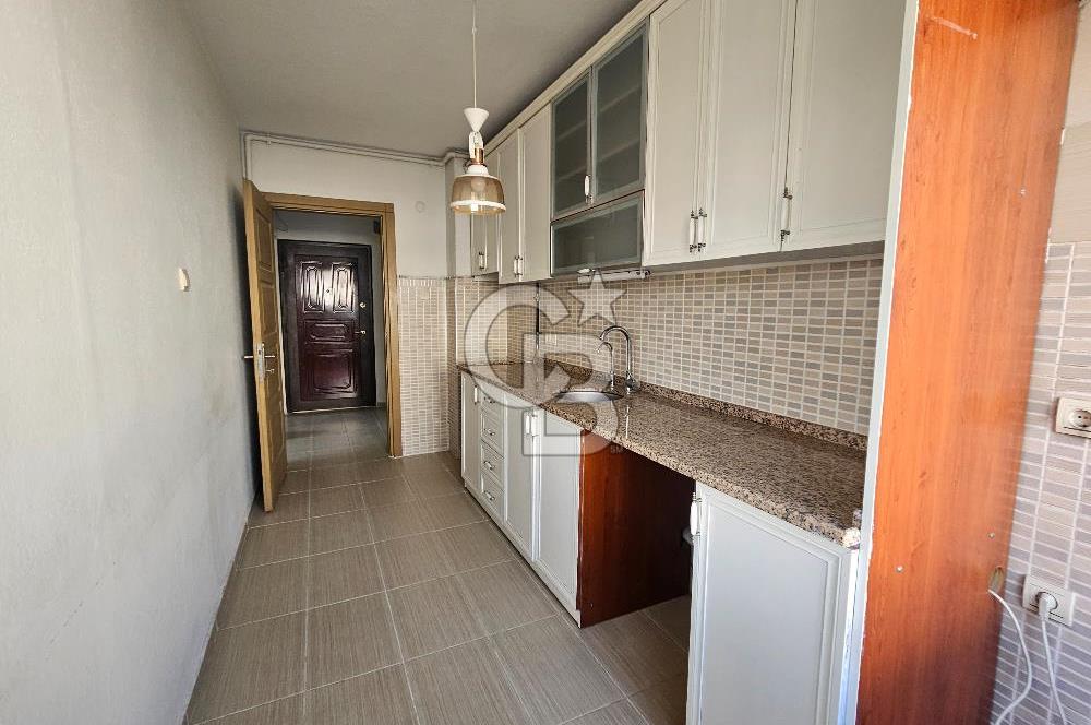 Bornova'nın merkezi konumunda 3+1 kiralık daire