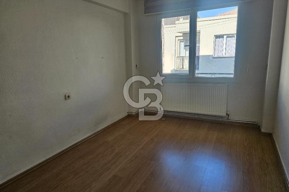 Bornova'nın merkezi konumunda 3+1 kiralık daire