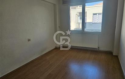 Bornova'nın merkezi konumunda 3+1 kiralık daire