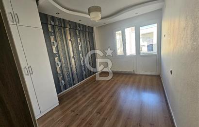 Bornova'nın merkezi konumunda 3+1 kiralık daire