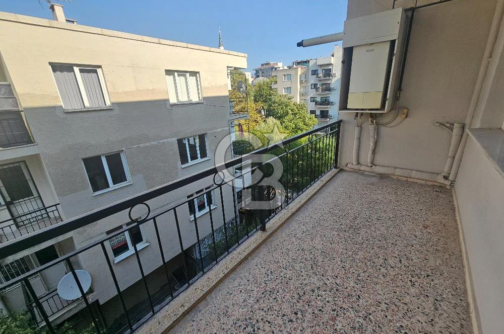 Bornova'nın merkezi konumunda 3+1 kiralık daire