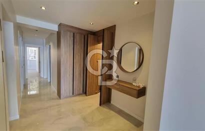 Alsancak Kordon'da Deniz Manzaralı, Tadilatlı 3+1 Kiralık Daire