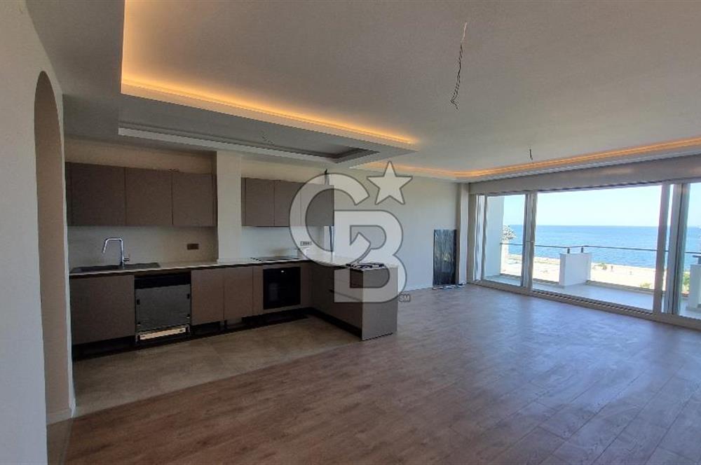 Alsancak Kordon'da Deniz Manzaralı, Tadilatlı 3+1 Kiralık Daire
