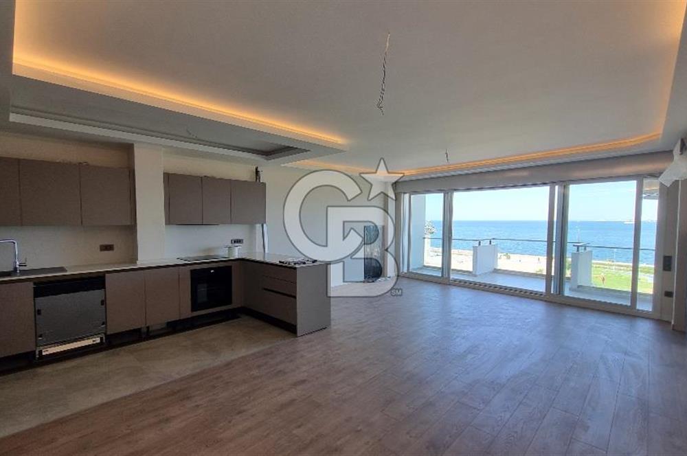 Alsancak Kordon'da Deniz Manzaralı, Tadilatlı 3+1 Kiralık Daire
