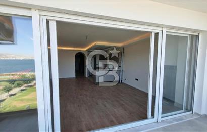 Alsancak Kordon'da Deniz Manzaralı, Tadilatlı 3+1 Kiralık Daire