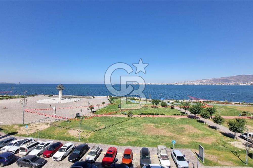 Alsancak Kordon'da Deniz Manzaralı, Tadilatlı 3+1 Kiralık Daire