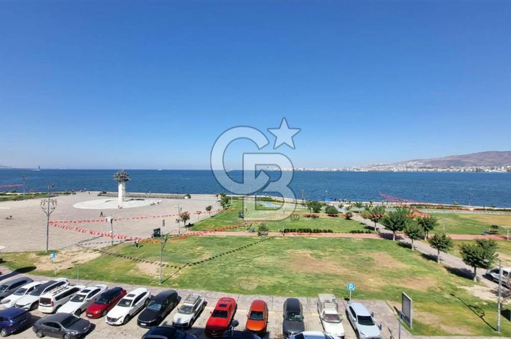 Alsancak Kordon'da Deniz Manzaralı, Tadilatlı 3+1 Kiralık Daire