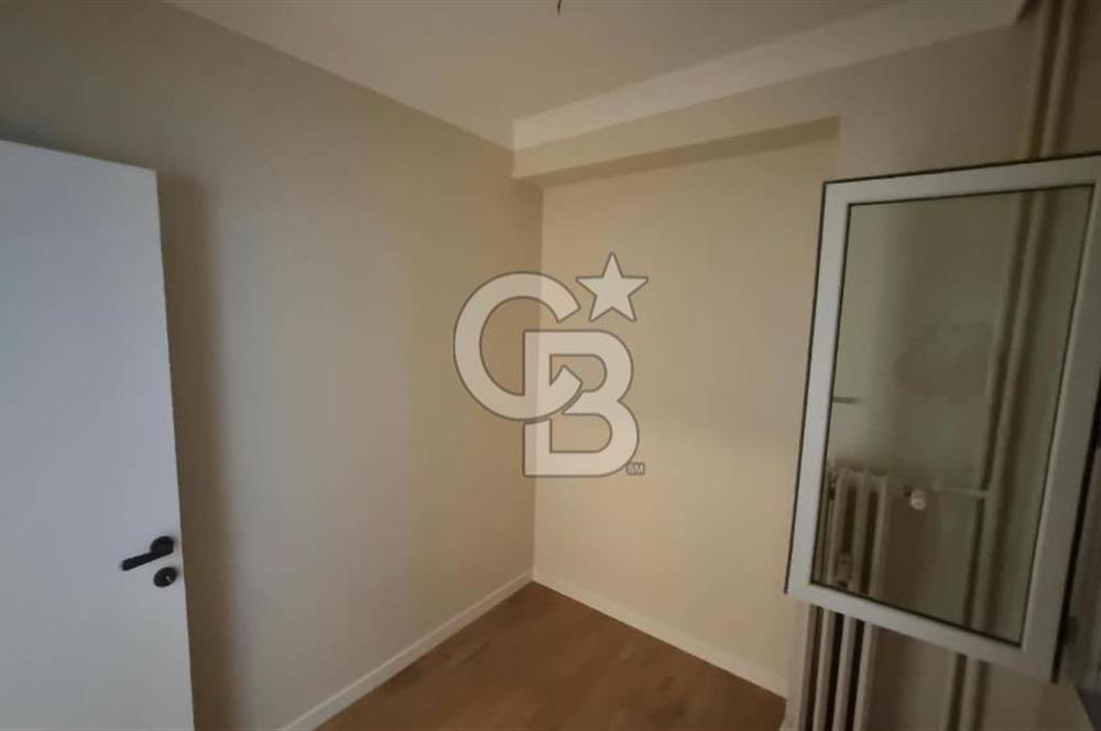 Alsancak Kordon'da Deniz Manzaralı, Tadilatlı 3+1 Kiralık Daire