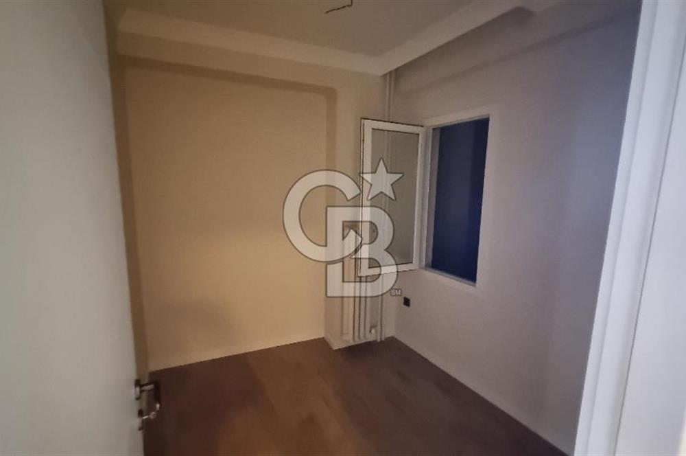 Alsancak Kordon'da Deniz Manzaralı, Tadilatlı 3+1 Kiralık Daire