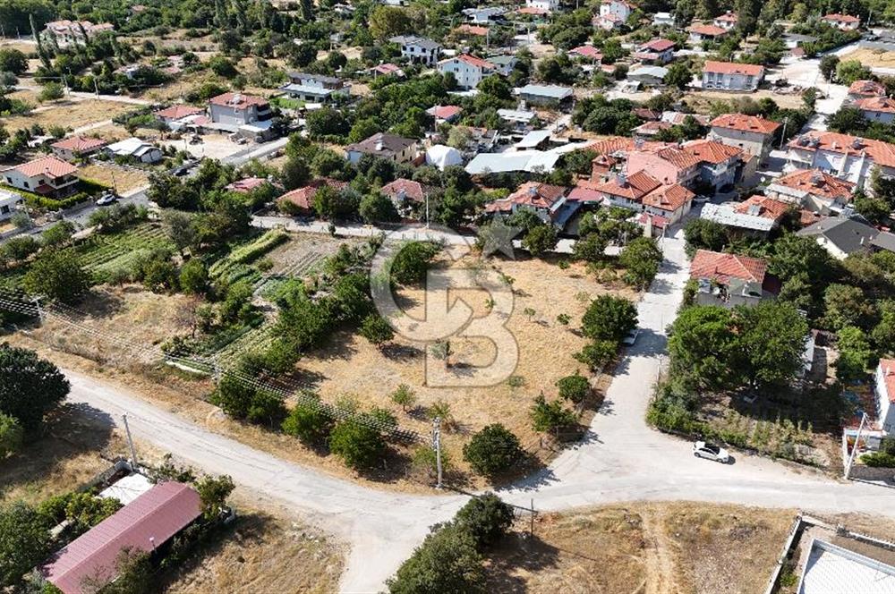 Cankurtaran Mah. Köy İçinde 1000 m² Satılık Köşe Arsa