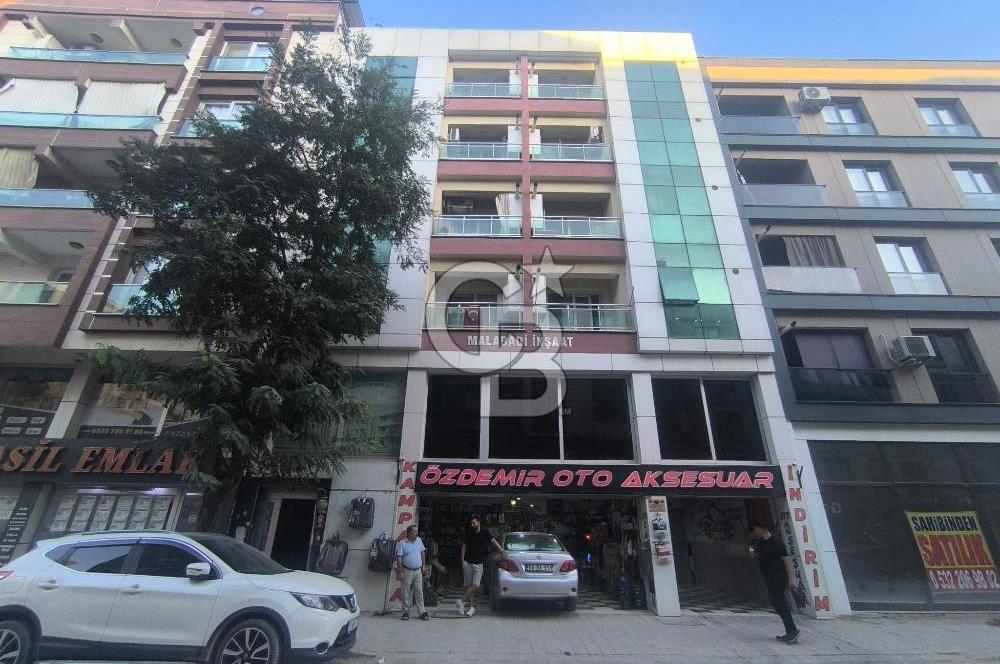 EVONADAN MURADİYE PAZAR YERİ KARŞISI TERASLI 3. KAT 1+1 DAİRE
