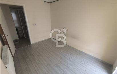 EVONADAN MURADİYE PAZAR YERİ KARŞISI TERASLI 3. KAT 1+1 DAİRE