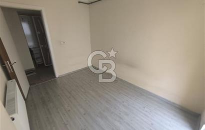 EVONADAN MURADİYE PAZAR YERİ KARŞISI TERASLI 3. KAT 1+1 DAİRE