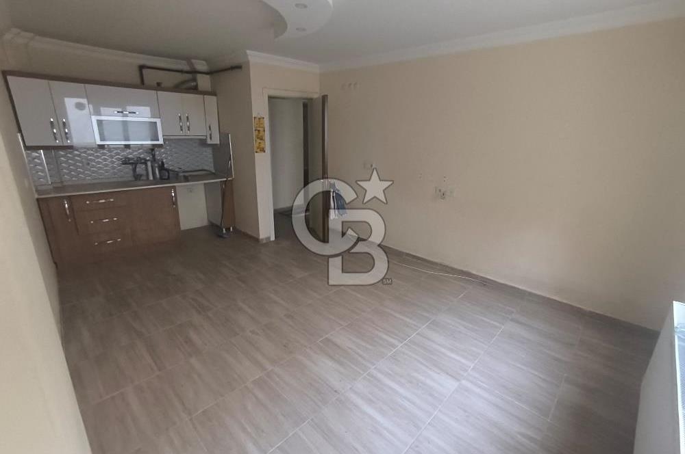 EVONADAN MURADİYE PAZAR YERİ KARŞISI TERASLI 3. KAT 1+1 DAİRE