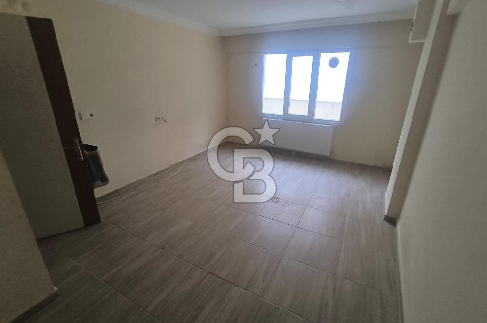 EVONADAN MURADİYE PAZAR YERİ KARŞISI TERASLI 3. KAT 1+1 DAİRE