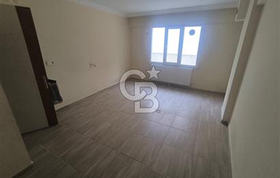 EVONADAN MURADİYE PAZAR YERİ KARŞISI TERASLI 3. KAT 1+1 DAİRE