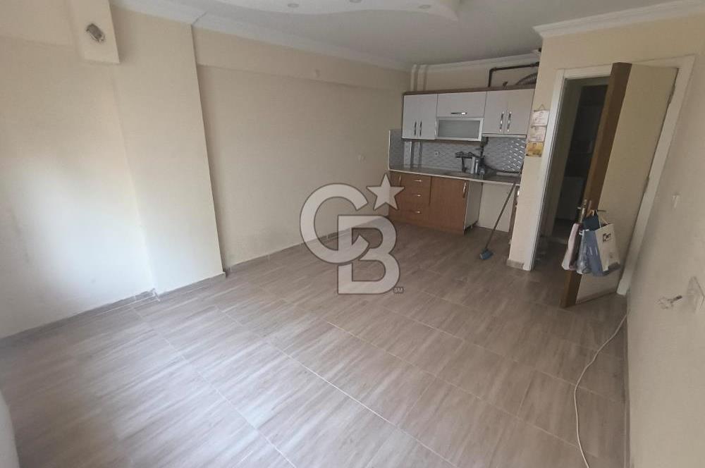 EVONADAN MURADİYE PAZAR YERİ KARŞISI TERASLI 3. KAT 1+1 DAİRE