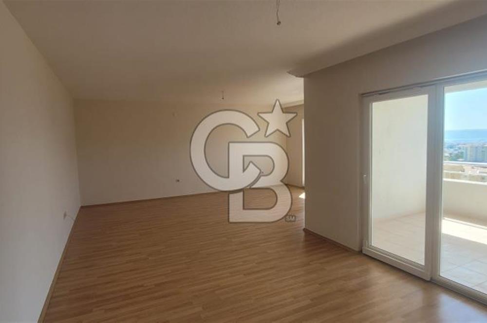Oyak sitesinde full deniz manzaralı kiralık daire.