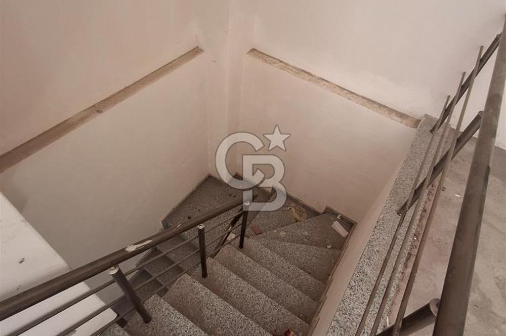 SULTANBEYLİ AHMET YESEVİ DE SATILIK 350 M² DEPO VE GARAJLI DÜKKAN 