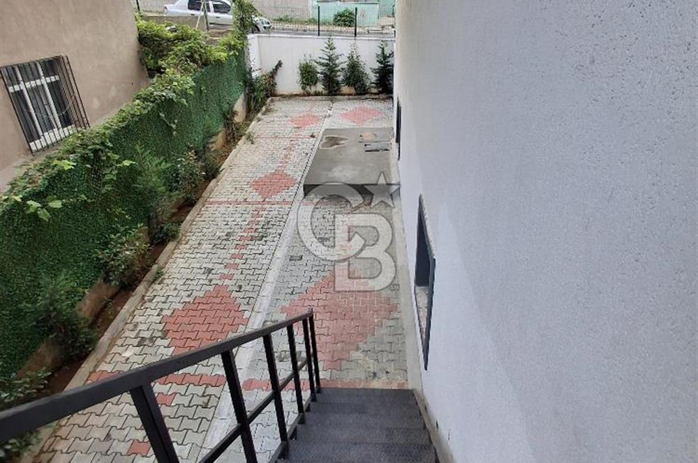 SULTANBEYLİ AHMET YESEVİ DE SATILIK 350 M² DEPO VE GARAJLI DÜKKAN 