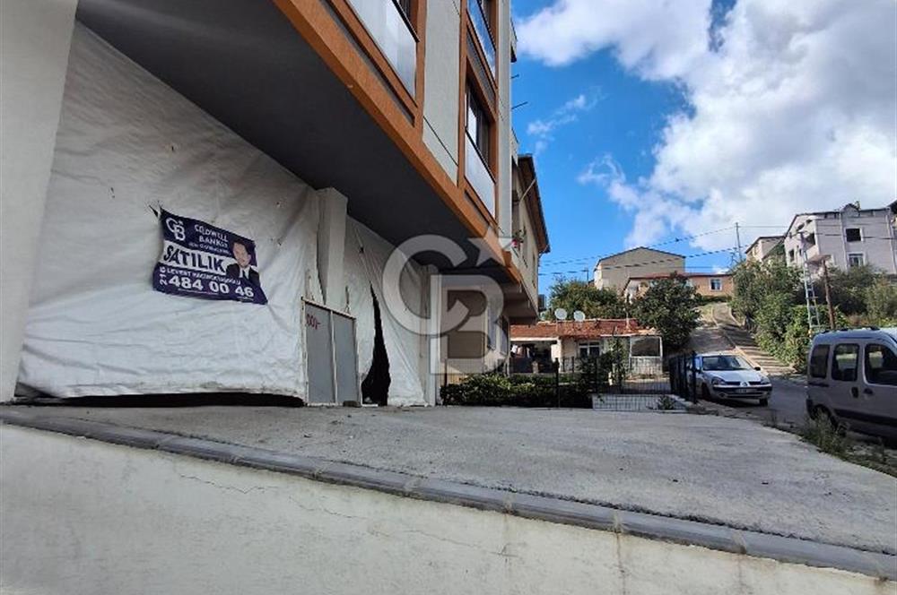 SULTANBEYLİ AHMET YESEVİ DE SATILIK 350 M² DEPO VE GARAJLI DÜKKAN 