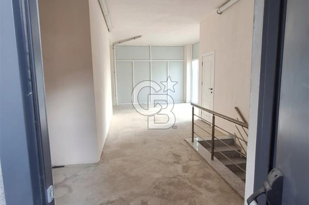 SULTANBEYLİ AHMET YESEVİ DE SATILIK 350 M² DEPO VE GARAJLI DÜKKAN 