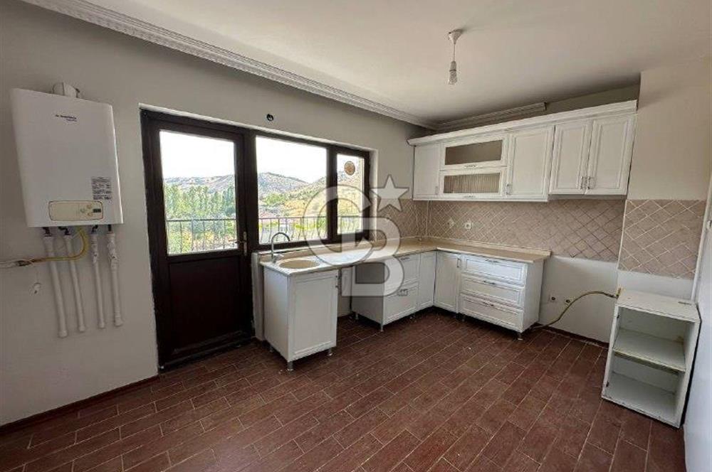 Alacaatlı Cad. 160 m², 3+1, Balkonlu, Kiralık 4.Kat (Ara Kat)