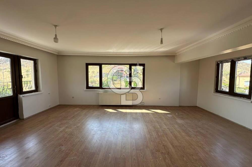 Alacaatlı Cad. 160 m², 3+1, Balkonlu, Kiralık 4.Kat (Ara Kat)