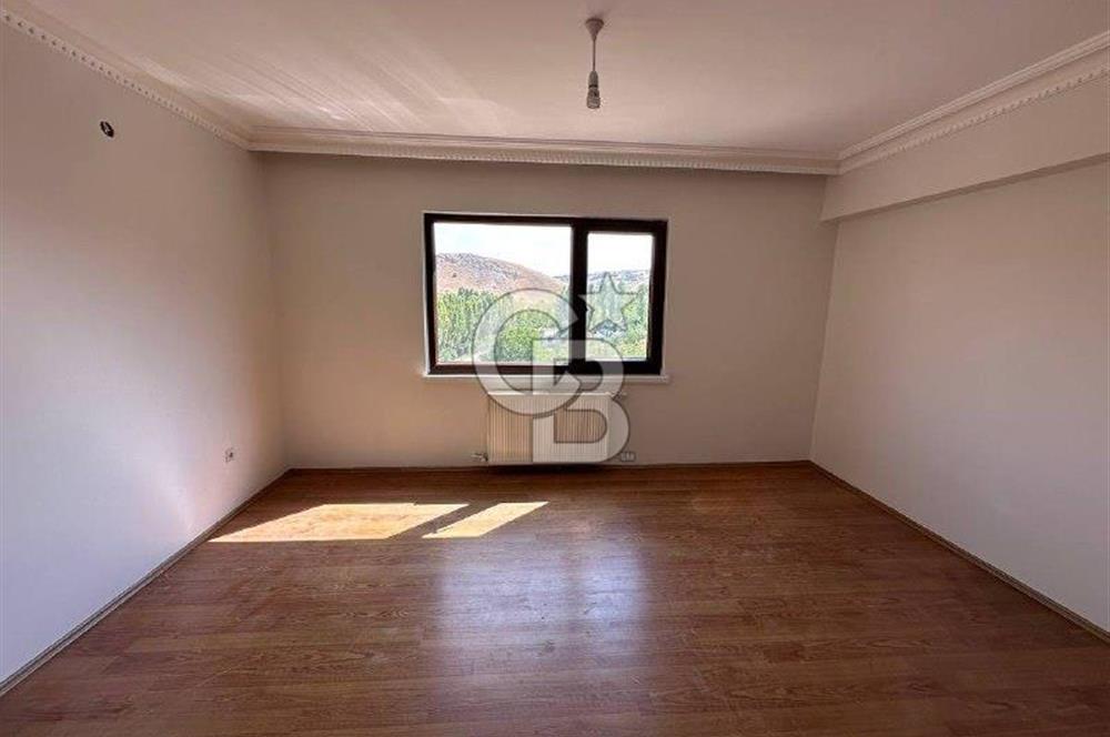Alacaatlı Cad. 160 m², 3+1, Balkonlu, Kiralık 4.Kat (Ara Kat)
