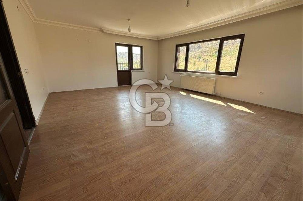 Alacaatlı Cad. 160 m², 3+1, Balkonlu, Kiralık 4.Kat (Ara Kat)