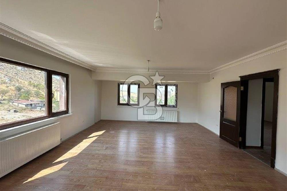 Alacaatlı Cad. 160 m², 3+1, Balkonlu, Kiralık 4.Kat (Ara Kat)