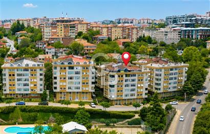 ÇENGELKÖYÜN PRESTİJLİ KARMEN SİTESİNDE EŞSİZ MANZARALI 3+1