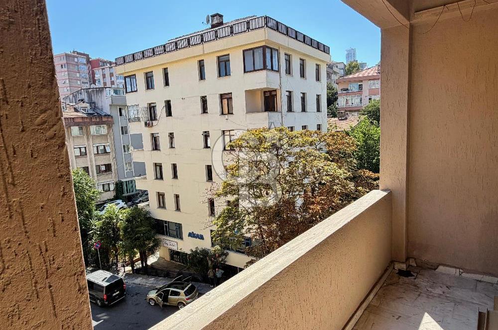 BEŞİKTAŞ,FULYA'DA, ŞENOL SOKAK'TA 3+1 120 M2 BALKONLU