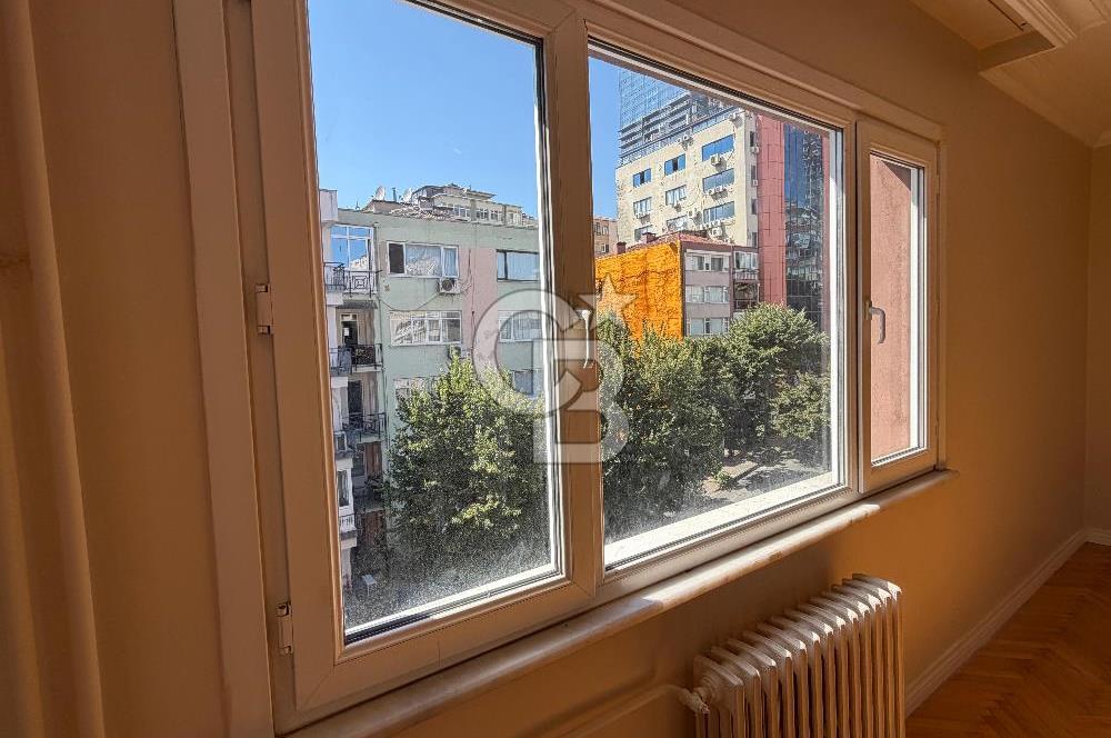 BEŞİKTAŞ,FULYA'DA, ŞENOL SOKAK'TA 3+1 120 M2 BALKONLU