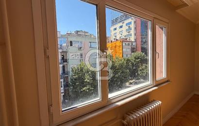BEŞİKTAŞ,FULYA'DA, ŞENOL SOKAK'TA 3+1 120 M2 BALKONLU