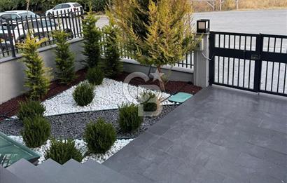 YAŞAMKENTTE 425 M² ASANSÖRLÜ SATILIK LÜKS YAPILI ŞİRKET BİNASI