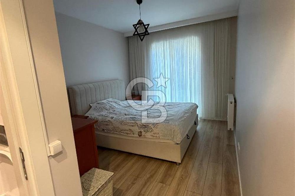 ÇENGELKÖY'DE CADDE ÜZERİNDE HARİKA KONUMDA 2+1  90 M2 EBEVEYNLİ , BALKONLU