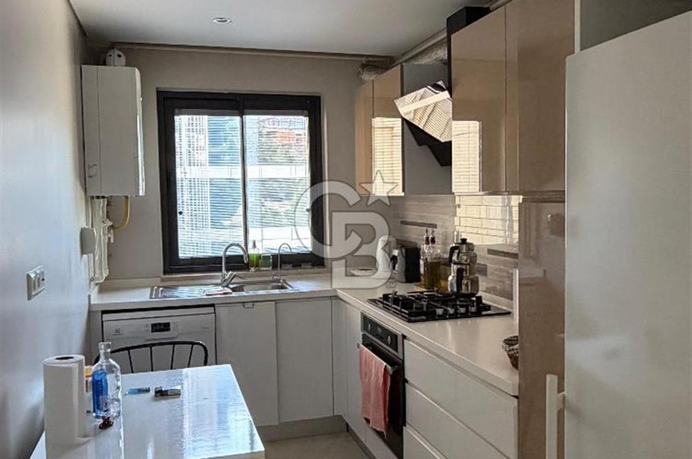 ÇENGELKÖY'DE CADDE ÜZERİNDE HARİKA KONUMDA 2+1  90 M2 EBEVEYNLİ , BALKONLU