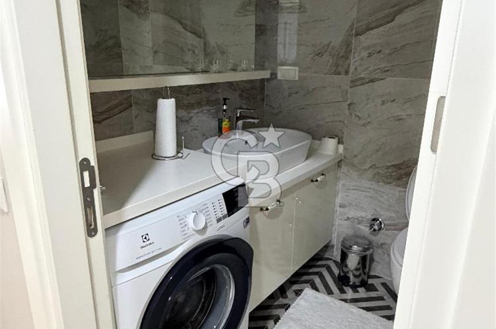 ÇENGELKÖY'DE CADDE ÜZERİNDE HARİKA KONUMDA 2+1  90 M2 EBEVEYNLİ , BALKONLU