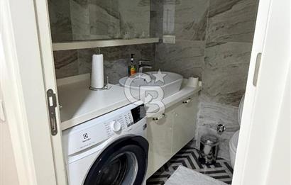 ÇENGELKÖY'DE CADDE ÜZERİNDE HARİKA KONUMDA 2+1  90 M2 EBEVEYNLİ , BALKONLU