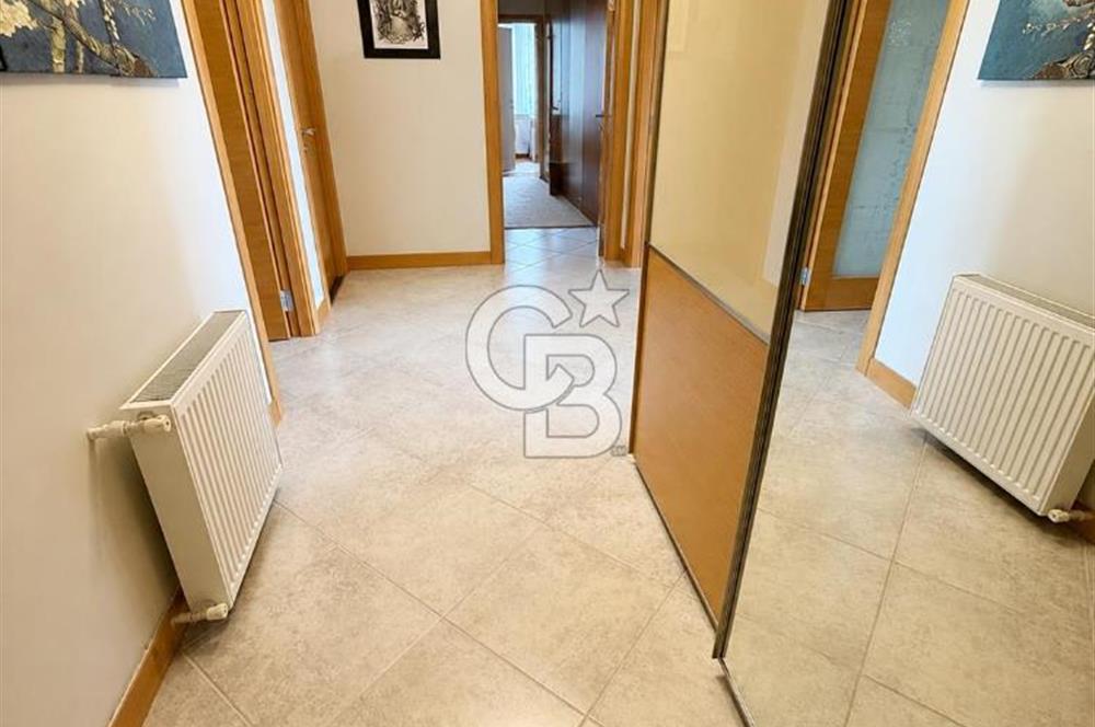 ÇENGELKÖYÜN PRESTİJLİ KARMEN SİTESİNDE EŞSİZ MANZARALI 3+1