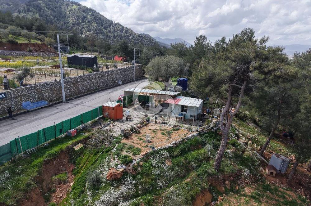 EVOADAN SPİL DAĞI ETEKLERİNDE 780 M2 FIRSAT ARSA