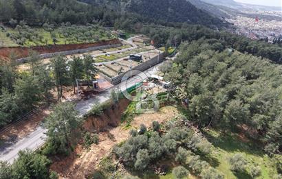 EVOADAN SPİL DAĞI ETEKLERİNDE 780 M2 FIRSAT ARSA