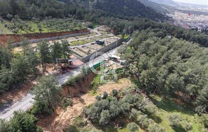 EVOADAN SPİL DAĞI ETEKLERİNDE 780 M2 FIRSAT ARSA